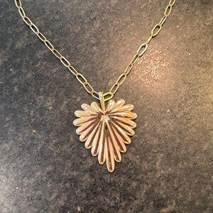 Jane Win full heart necklace